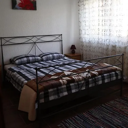 Sobe-apartmani 3* Modrica