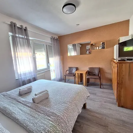 Penzion Sobe-apartmani *